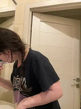 emigooflordXD online show from 02.24.25