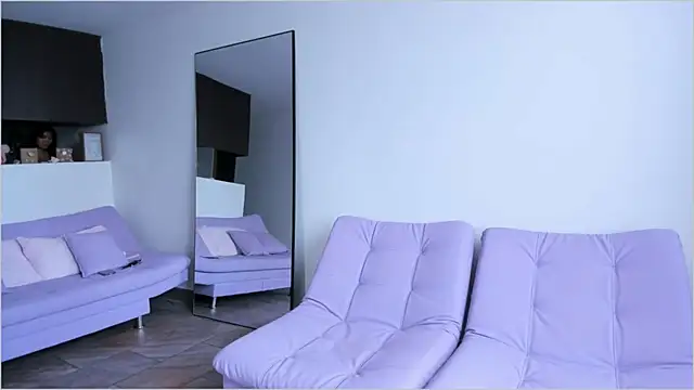 Lauren A online show from 09.17.25