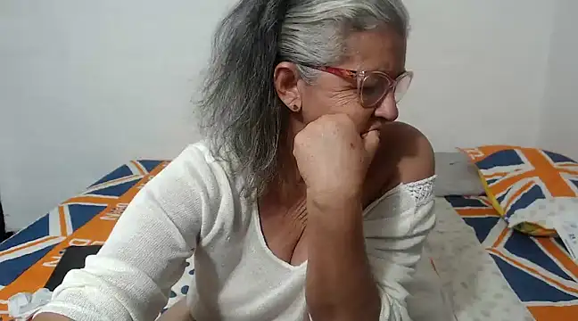 Snapshot of candy_mature_ chatting on 02.25.25 candy mature online show from 02.25.25