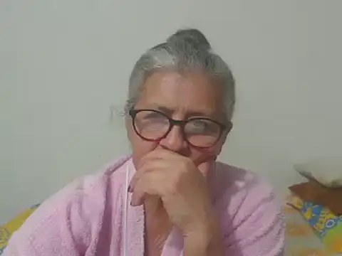 Snapshot of candy_mature_ chatting on 03.11.25 candy mature online show from 03.11.25