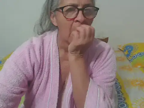 Snapshot of candy_mature_ chatting on 03.12.25 candy mature online show from 03.12.25