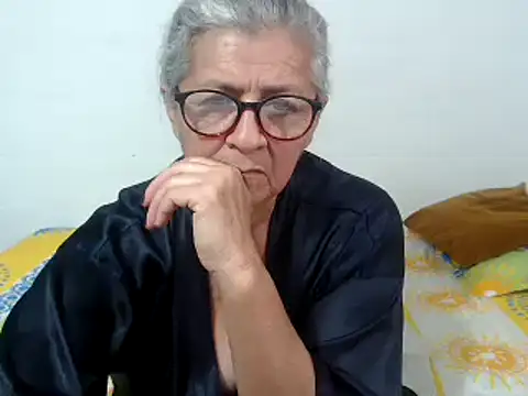 Snapshot of candy_mature_ chatting on 03.12.25 candy mature online show from 03.12.25