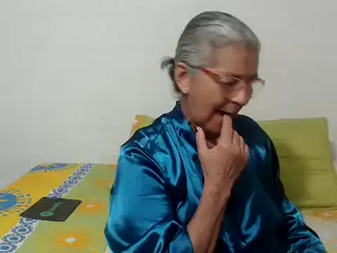 Snapshot of candy_mature_ chatting on 03.20.25 candy mature online show from 03.20.25