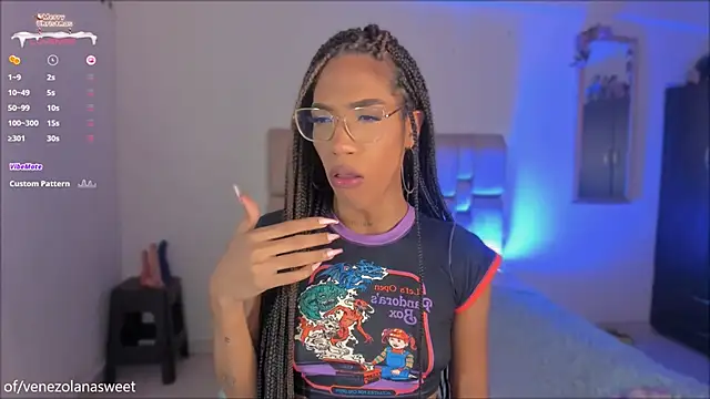 Snapshot of turabbitxx chatting on 12.14.24 turabbitxx online show from 12.14.24