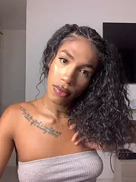 Snapshot of turabbitxx chatting on 02.11.25 turabbitxx online show from 02.11.25