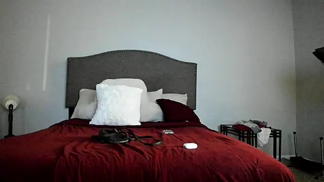 yiauana online show from 09.25.25