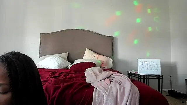 yiauana online show from 09.25.25