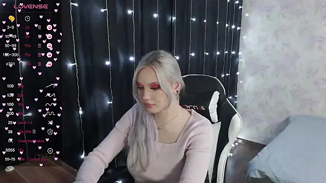 Snapshot of VikaPowers chatting on 01.15.25 VikaPowers online show from 01.15.25