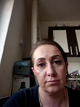 AvaLloyd online show from 02.12.25