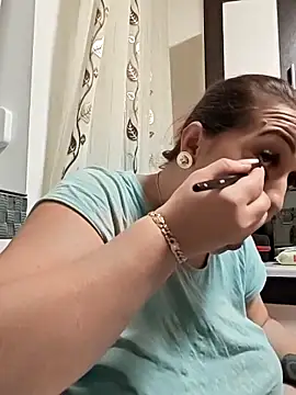 AvaLloyd online show from 10.22.25