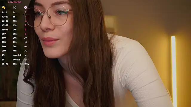 Ester Hill online show from 04.06.26