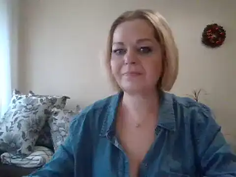 Snapshot of SofiyaPetrova chatting on 01.17.25 SofiyaPetrova online show from 01.17.25