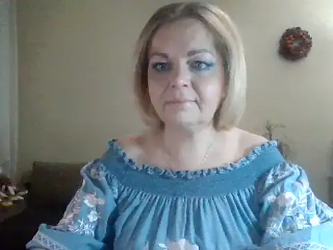 Snapshot of SofiyaPetrova chatting on 02.10.25 SofiyaPetrova online show from 02.10.25