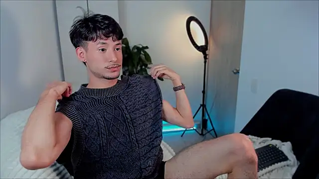 Snapshot of dimitri_targaryen chatting on 12.28.24 dimitri targaryen online show from 12.28.24