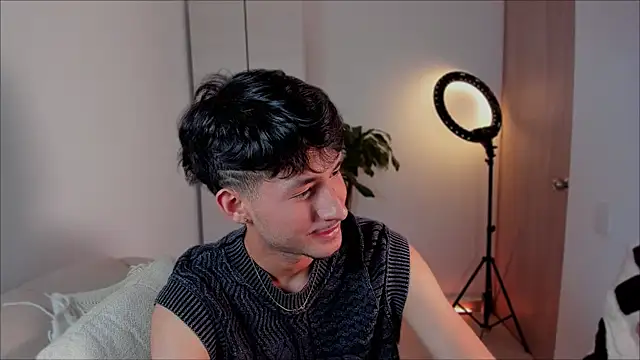 Snapshot of dimitri_targaryen chatting on 01.10.25 dimitri targaryen online show from 01.10.25