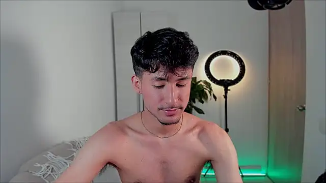 Snapshot of dimitri_targaryen chatting on 01.12.25 dimitri targaryen online show from 01.12.25