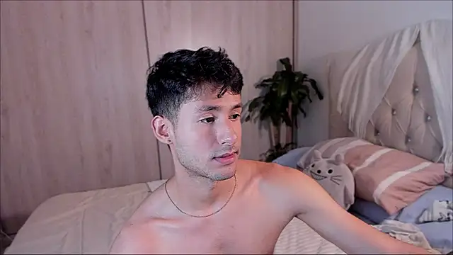 Snapshot of dimitri_targaryen chatting on 09.18.25 dimitri targaryen online show from 09.18.25