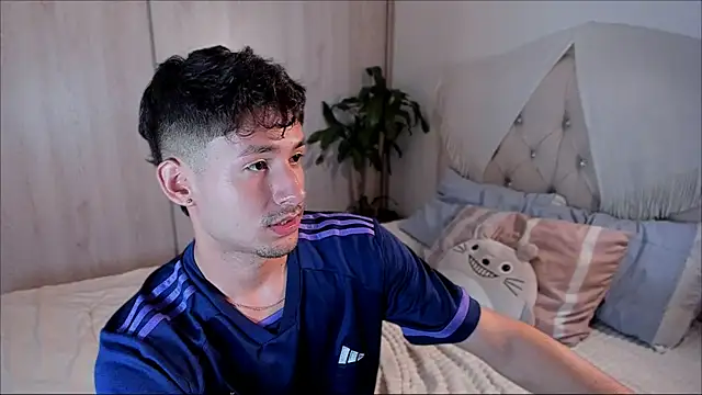 Snapshot of dimitri_targaryen chatting on 09.22.25 dimitri targaryen online show from 09.22.25