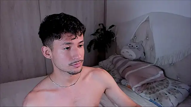 Snapshot of dimitri_targaryen chatting on 10.01.25 dimitri targaryen online show from 10.01.25