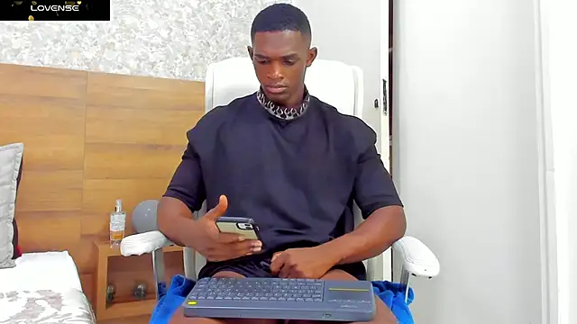 nicolaskan online show from 12.12.24