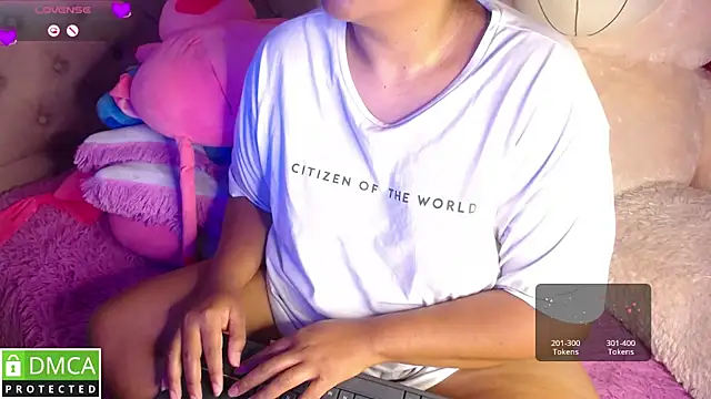 Snapshot of KittyHot20 chatting on 12.04.25 KittyHot20 online show from 12.04.25