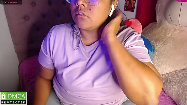 Snapshot of KittyHot20 chatting on 12.14.25 KittyHot20 online show from 12.14.25