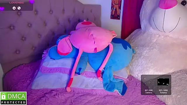 Snapshot of KittyHot20 chatting on 12.15.25 KittyHot20 online show from 12.15.25