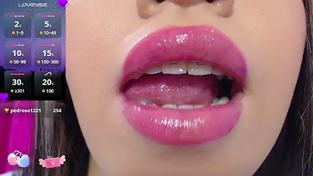 Snapshot of krysten_ritter2 chatting on 03.04.25 krysten ritter2 online show from 03.04.25