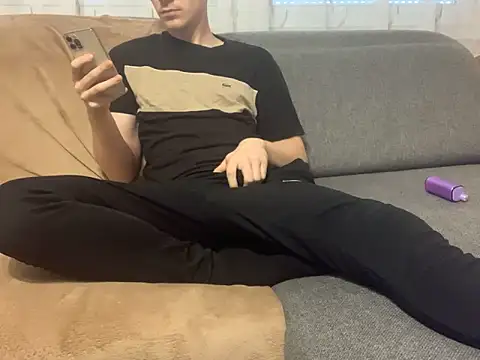 Snapshot of Honeeymaster chatting on 03.17.26 Honeeymaster online show from 03.17.26
