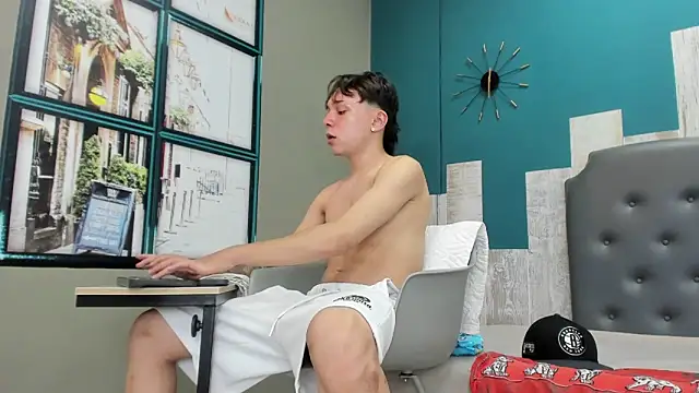 Snapshot of Rhaegal_hot chatting on 12.11.24 Rhaegal hot online show from 12.11.24