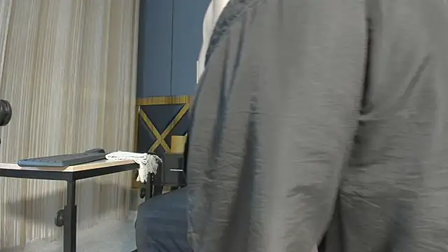 Snapshot of Rhaegal_hot chatting on 12.18.24 Rhaegal hot online show from 12.18.24