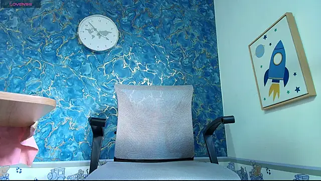 Snapshot of Rhaegal_hot chatting on 10.18.25 Rhaegal hot online show from 10.18.25