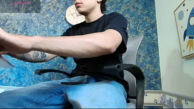 Snapshot of Rhaegal_hot chatting on 11.09.25 Rhaegal hot online show from 11.09.25