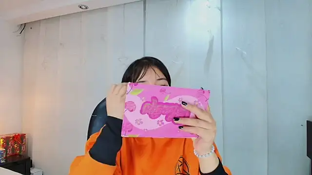 lina bedoya  online show from 12.18.25