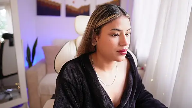 SaraParisi online show from 01.07.25