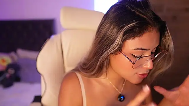 SaraParisi online show from 03.20.25