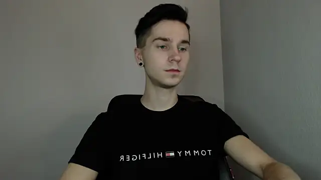 Joseph  Quinn online show from 01.09.25