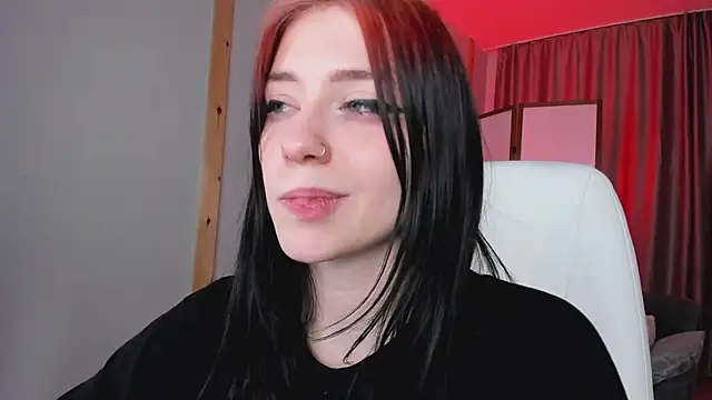 Snapshot of arielabradberry chatting on 12.10.24 arielabradberry online show from 12.10.24