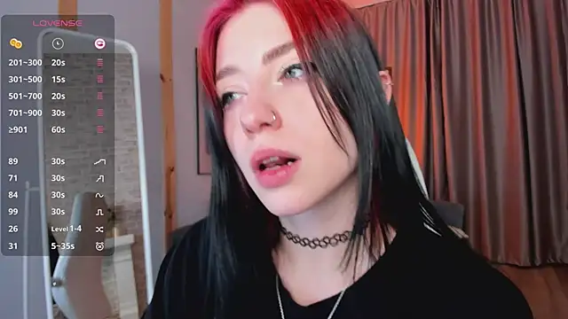 Snapshot of arielabradberry chatting on 12.30.24 arielabradberry online show from 12.30.24