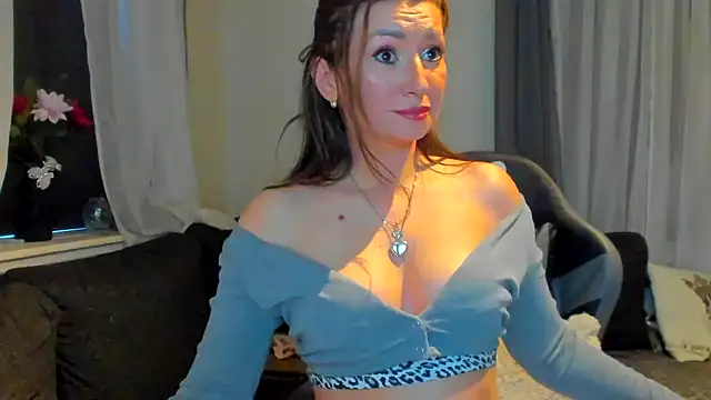 SweetAriana26 online show from 01.14.26