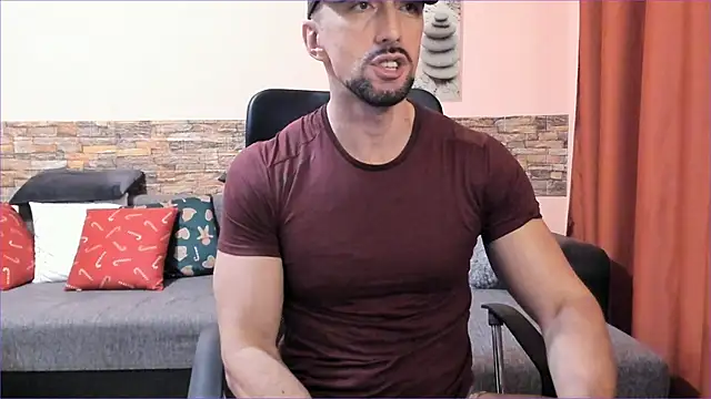 HotHunkTrainer online show from 01.21.25