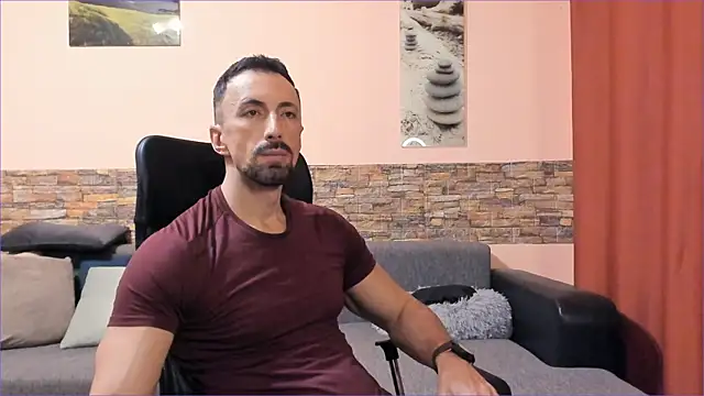 HotHunkTrainer online show from 10.25.25