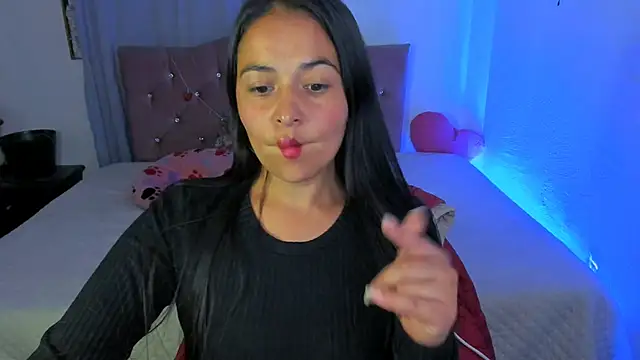 Snapshot of jessamond chatting on 02.06.25 jessamond online show from 02.06.25