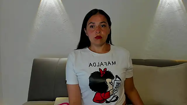 Snapshot of jessamond chatting on 09.19.25 jessamond online show from 09.19.25