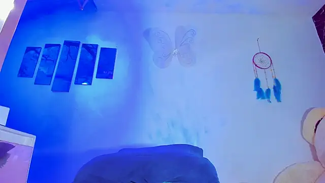 Snapshot of emperatrizhotwolf chatting on 12.29.24 emperatrizhotwolf online show from 12.29.24