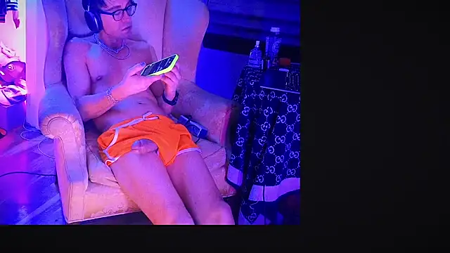 Snapshot of YouLikeBigDick9 chatting on 02.17.25 YouLikeBigDick9 online show from 02.17.25