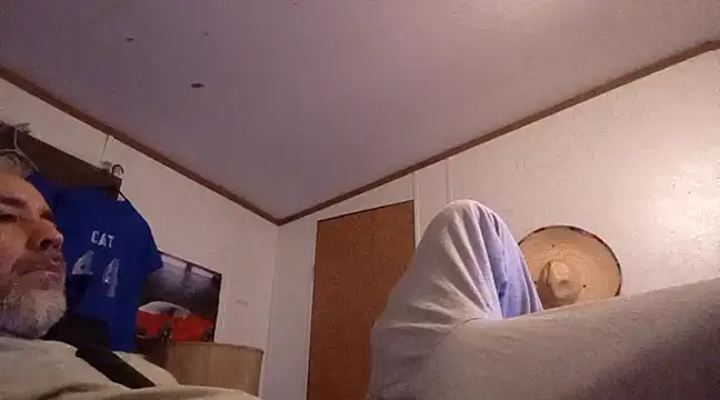 Xoc8  online show from 02.15.25