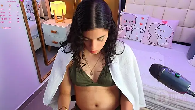 Snapshot of anahi_maite chatting on 01.10.25 anahi maite online show from 01.10.25