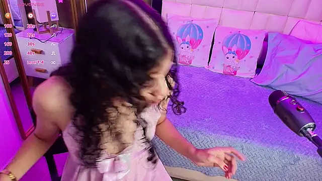 Snapshot of anahi_maite chatting on 02.04.25 anahi maite online show from 02.04.25