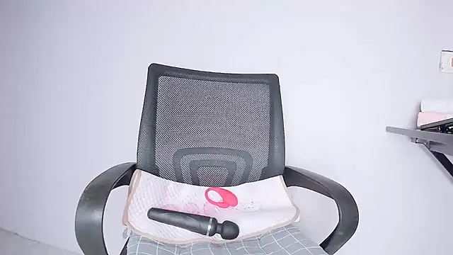 Snapshot of Baenee chatting on 01.11.25 Baenee online show from 01.11.25